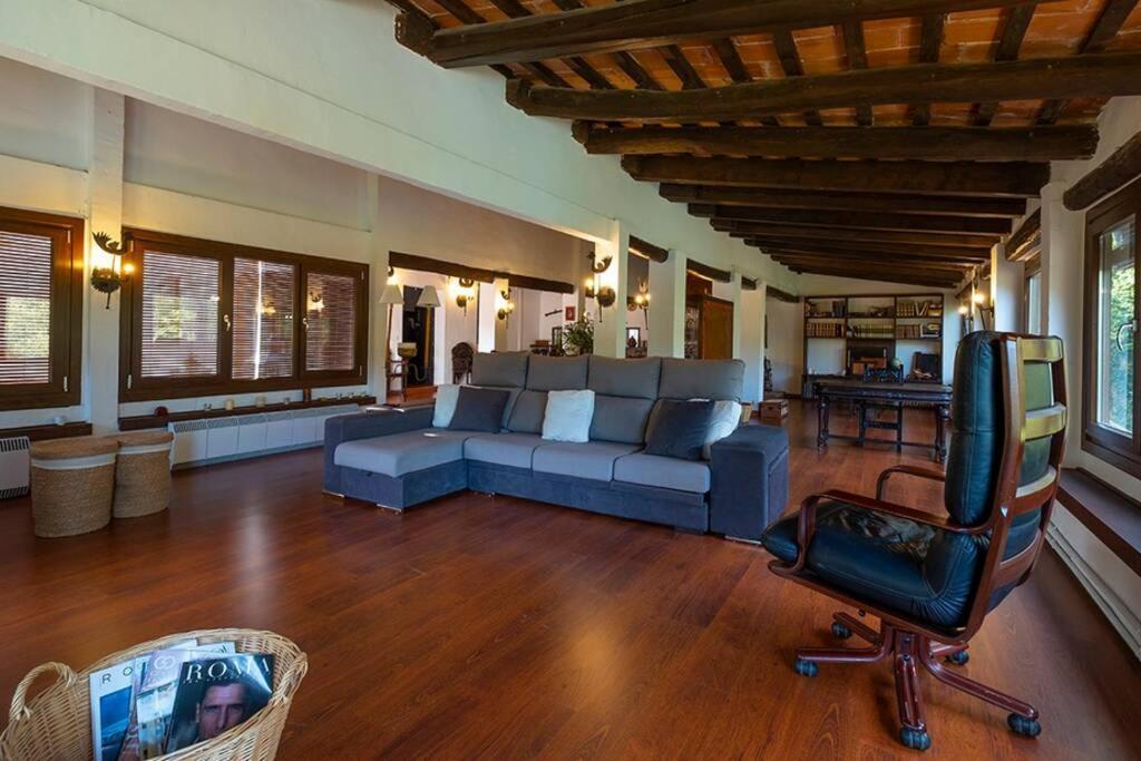 Casa Rural Mas Del Gall - Casa Nova, Barcelona Villa Тордера Екстериор снимка